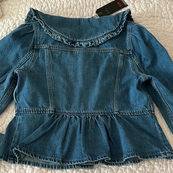 Levi's Prairie Collar Denim Jacket with Ruffle Detail NWT Small - Picture 6 of 7